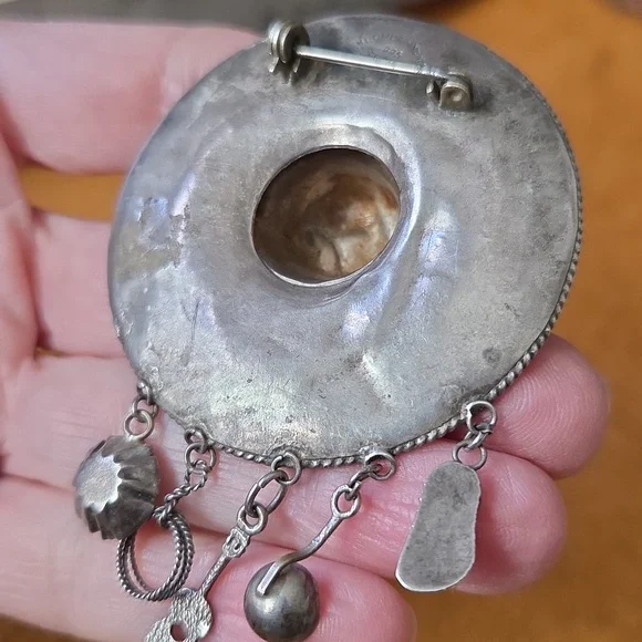 Vintage Mexico 925 Sterling Western Hat Sombrero Brooch Charms Guitar! 13 Grams - Picture 6 of 7